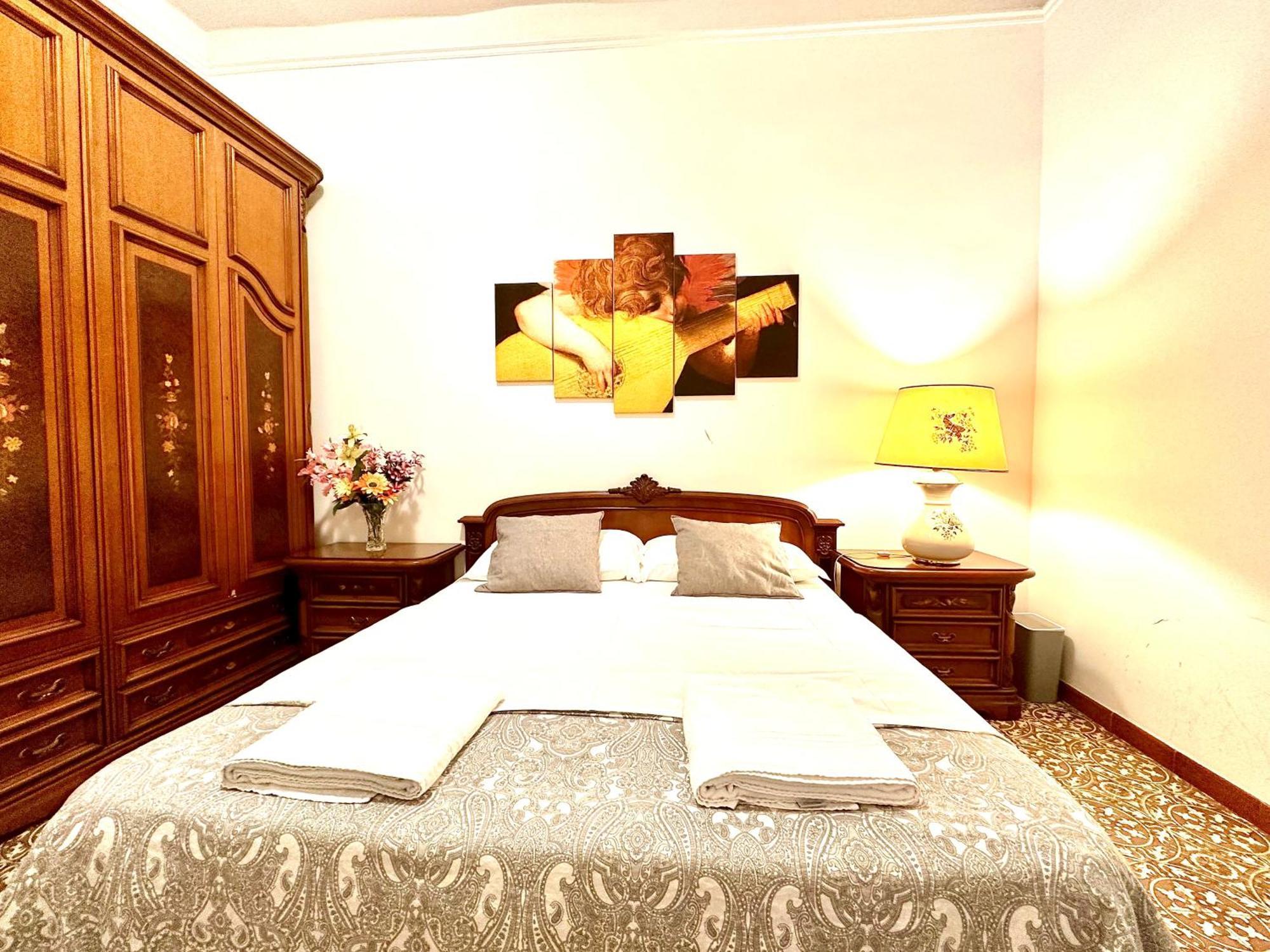 4 Bed Luxury Near Colosseum Apartamento *